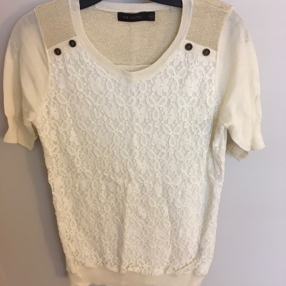 4 for $15 🛍️ Gold & lace sweater!